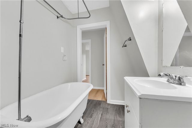 242 Orchard Avenue, Cuyahoga Falls, OH 44221