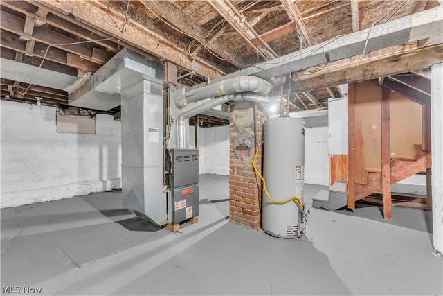 242 Orchard Avenue, Cuyahoga Falls, OH 44221