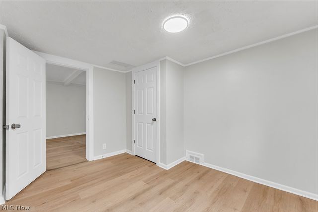 242 Orchard Avenue, Cuyahoga Falls, OH 44221