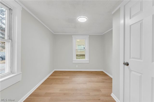 242 Orchard Avenue, Cuyahoga Falls, OH 44221