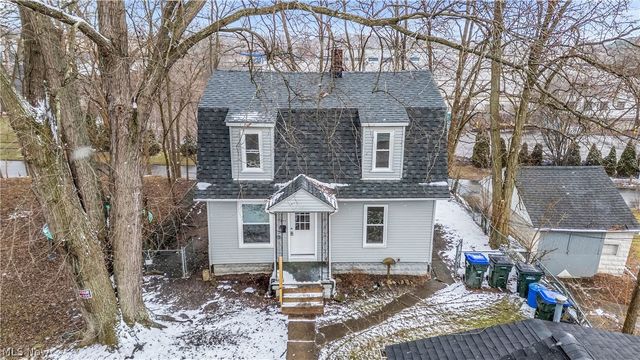 242 Orchard Avenue, Cuyahoga Falls, OH 44221