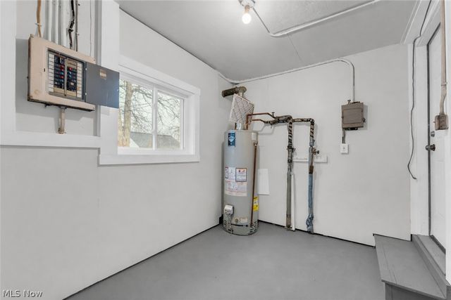 242 Orchard Avenue, Cuyahoga Falls, OH 44221