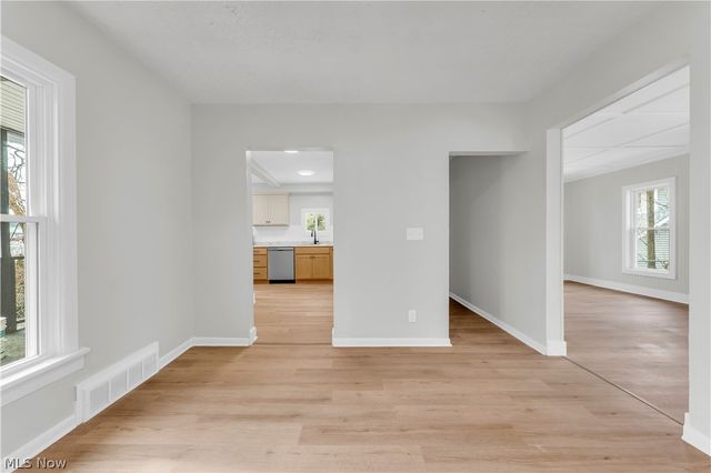 242 Orchard Avenue, Cuyahoga Falls, OH 44221