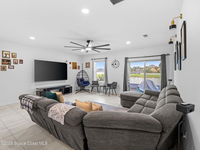 2005 Diablo Circle SW, Palm Bay, FL 32908
