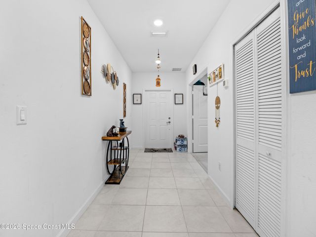 2005 Diablo Circle SW, Palm Bay, FL 32908
