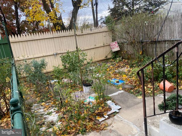 182 W CHEW ST, Allentown, PA 18102