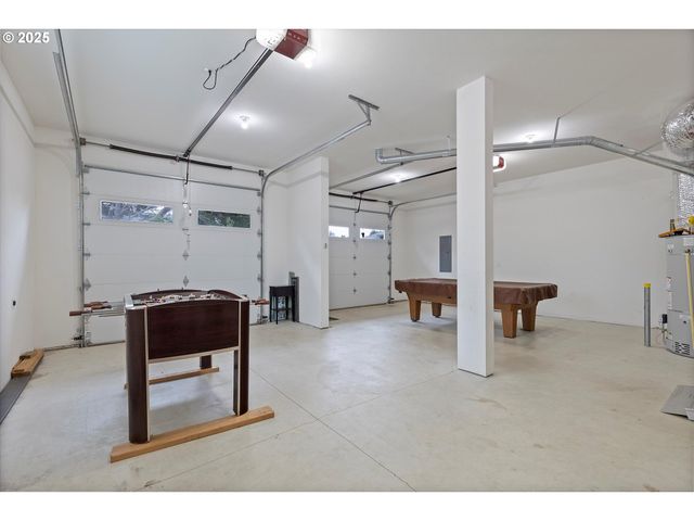 813 Sw 9TH St, Lincoln City, OR 97367