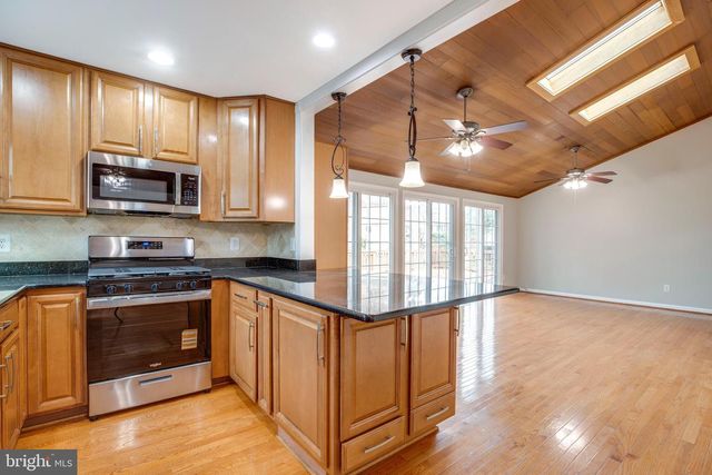 4504 WAKEFIELD DR, Annandale, VA 22003