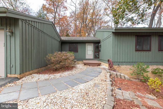 4504 WAKEFIELD DR, Annandale, VA 22003