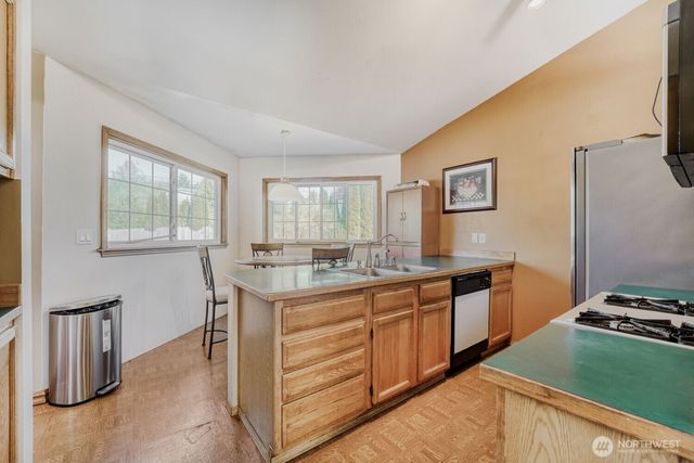 8823 W Mall Drive, Everett, WA 98208