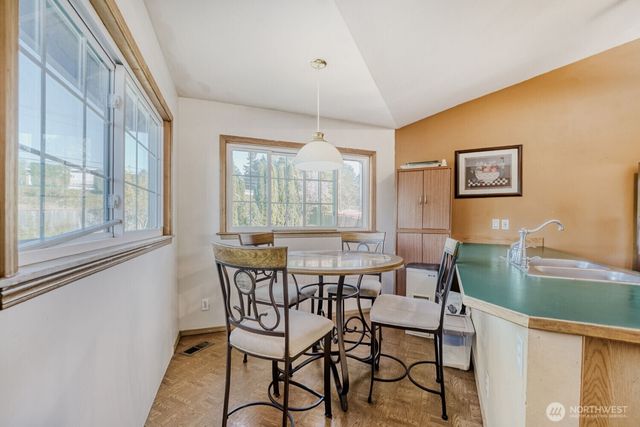 8823 W Mall Drive, Everett, WA 98208