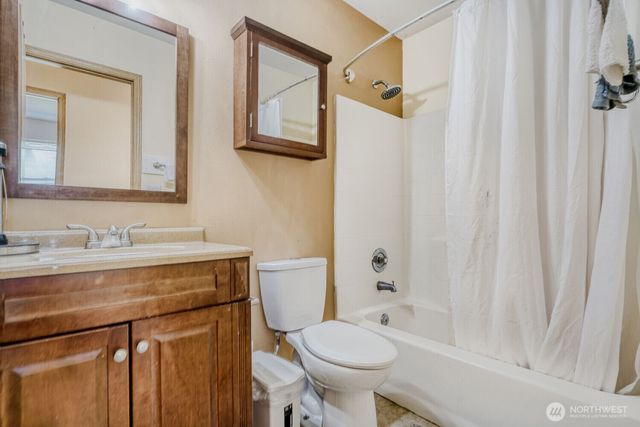 8823 W Mall Drive, Everett, WA 98208