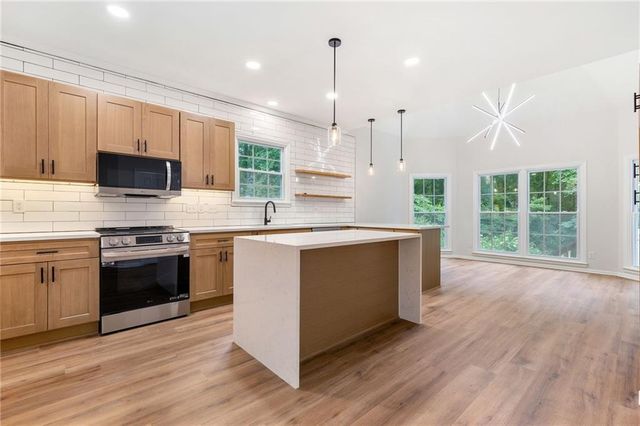 7470 Woodruff Way, Stone Mountain, GA 30087