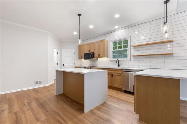 7470 Woodruff Way, Stone Mountain, GA 30087