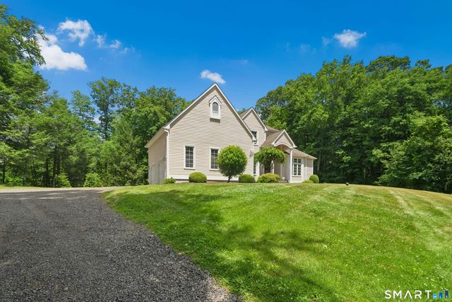 17-D Butterfield Road, Newtown, CT 06470