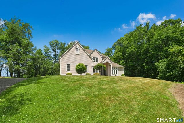 17-D Butterfield Road, Newtown, CT 06470