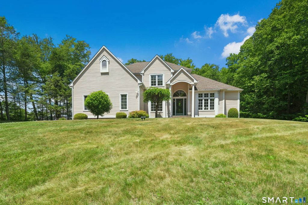 17-D Butterfield Road, Newtown, CT 06470