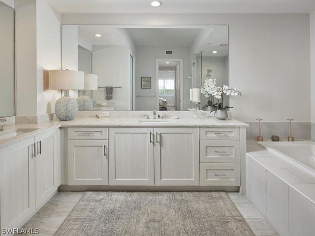 1135 3rd AVE S 218, Naples, FL 34102