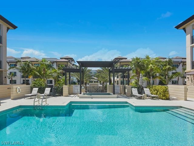 1135 3rd AVE S 218, Naples, FL 34102