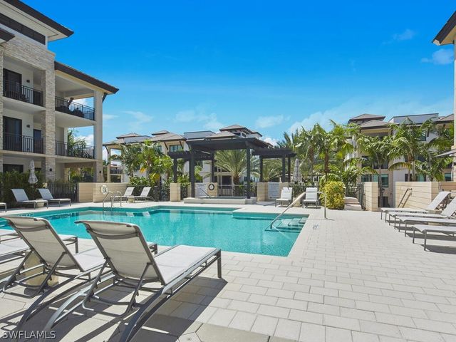 1135 3rd AVE S 218, Naples, FL 34102