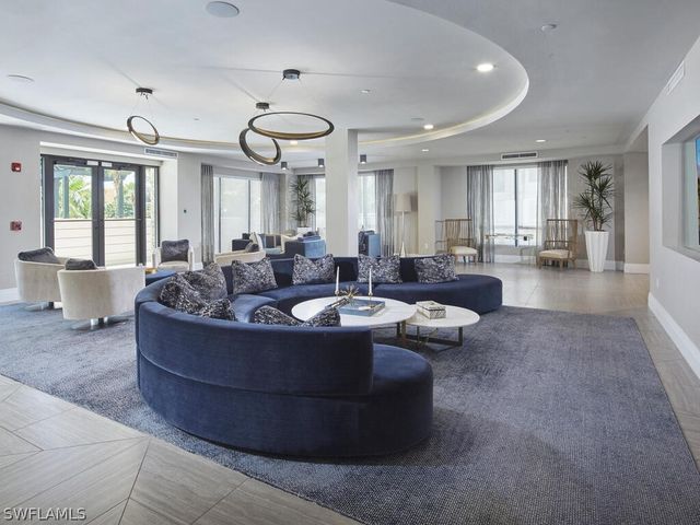 1135 3rd AVE S 218, Naples, FL 34102