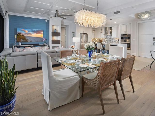 1135 3rd AVE S 218, Naples, FL 34102