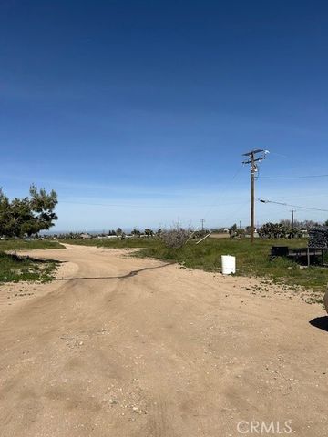 6677 Snow Line, Phelan, CA 92371