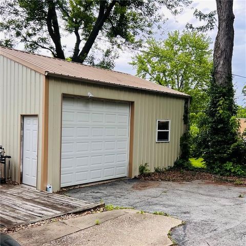 3207 S Vermont Avenue, Independence, MO 64052