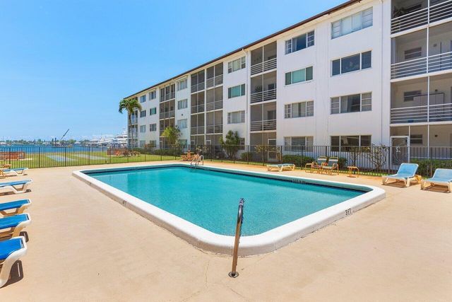 4500 N Flagler Drive, West Palm Beach, FL 33407