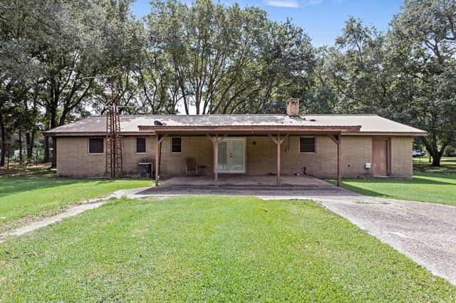 404 Best Road, Winnie, TX 77665