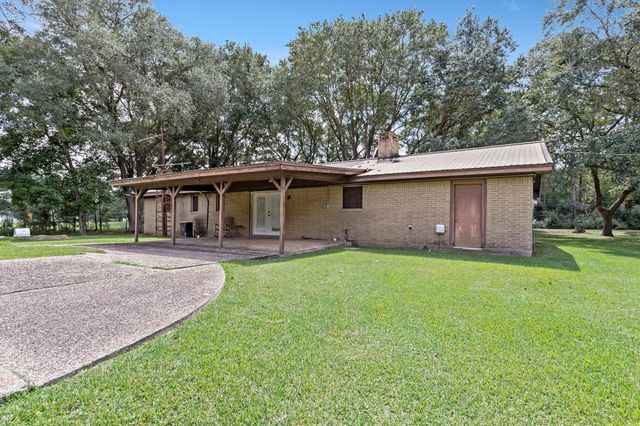 404 Best Road, Winnie, TX 77665