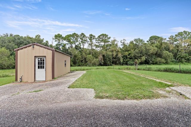 404 Best Road, Winnie, TX 77665