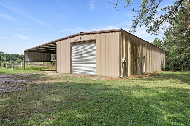 404 Best Road, Winnie, TX 77665