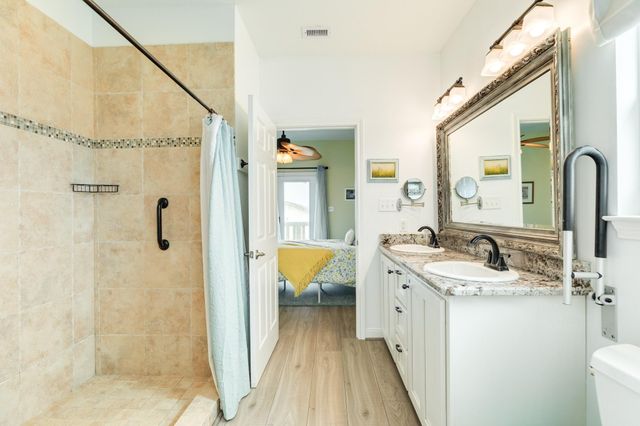 4710 Bayshore Drive, Freeport, TX 77541