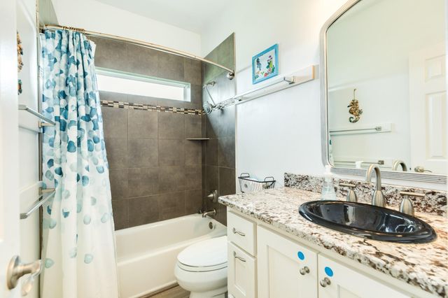 4710 Bayshore Drive, Freeport, TX 77541