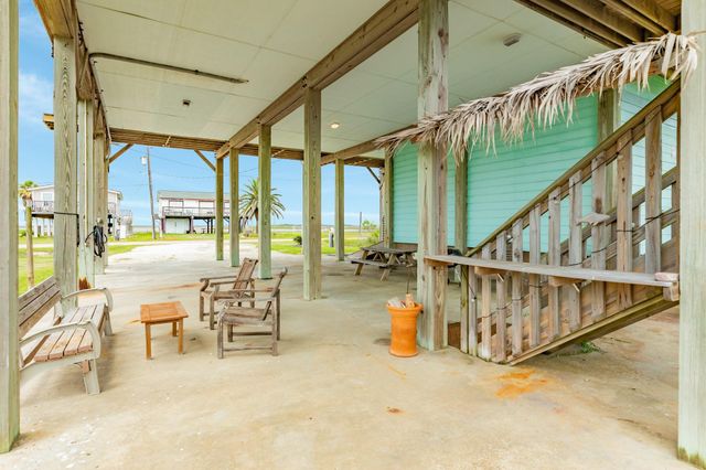 4710 Bayshore Drive, Freeport, TX 77541