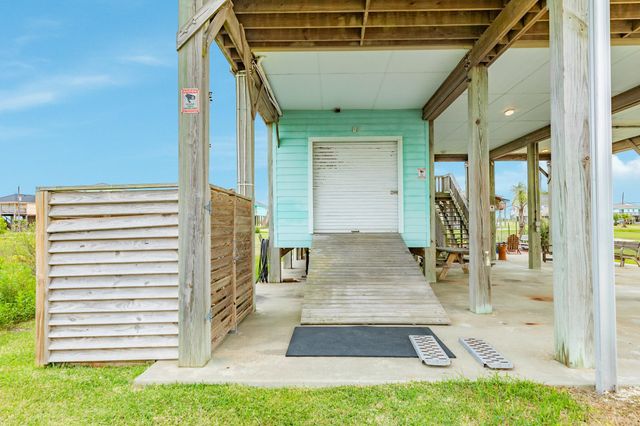 4710 Bayshore Drive, Freeport, TX 77541