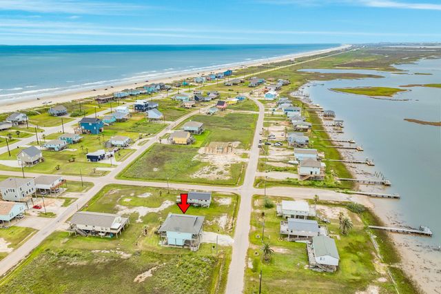 4710 Bayshore Drive, Freeport, TX 77541