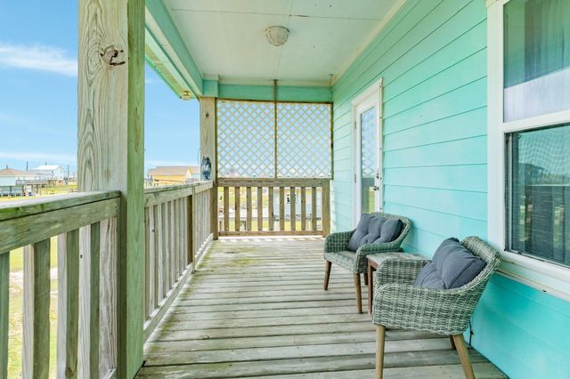 4710 Bayshore Drive, Freeport, TX 77541