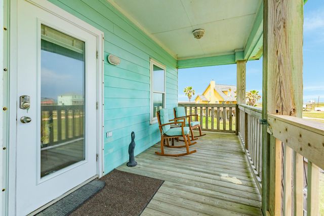 4710 Bayshore Drive, Freeport, TX 77541