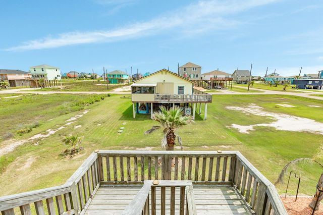 4710 Bayshore Drive, Freeport, TX 77541