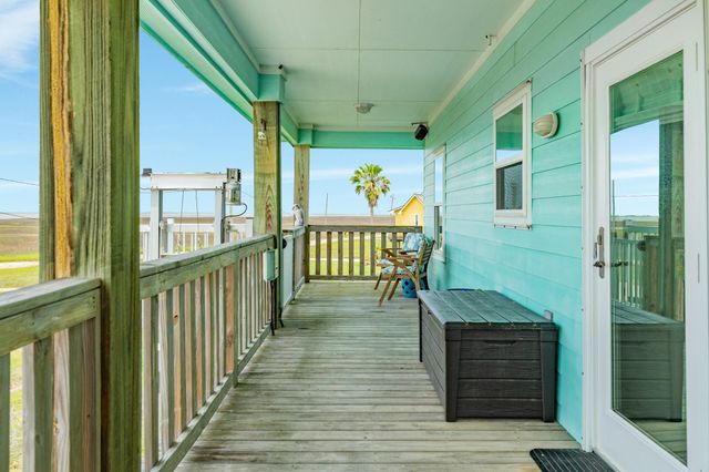 4710 Bayshore Drive, Freeport, TX 77541