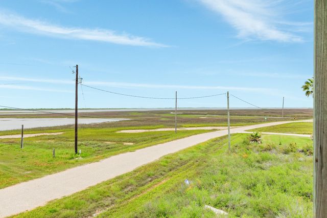 4710 Bayshore Drive, Freeport, TX 77541