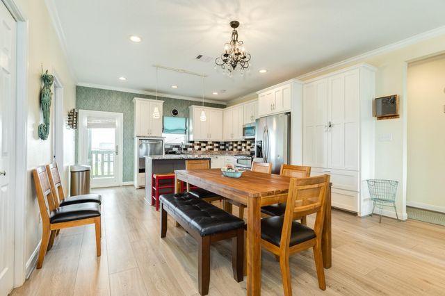 4710 Bayshore Drive, Freeport, TX 77541