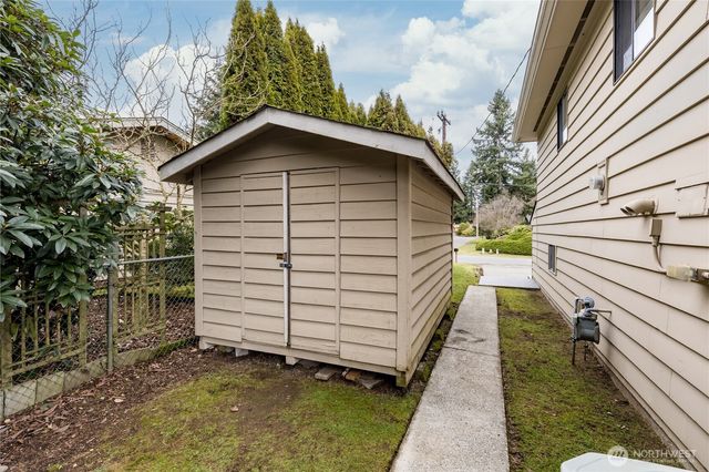 14203 SE 179th Place, Renton, WA 98058
