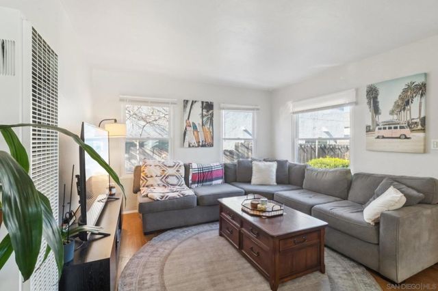 819 21 Tourmaline St, San Diego, CA 92109