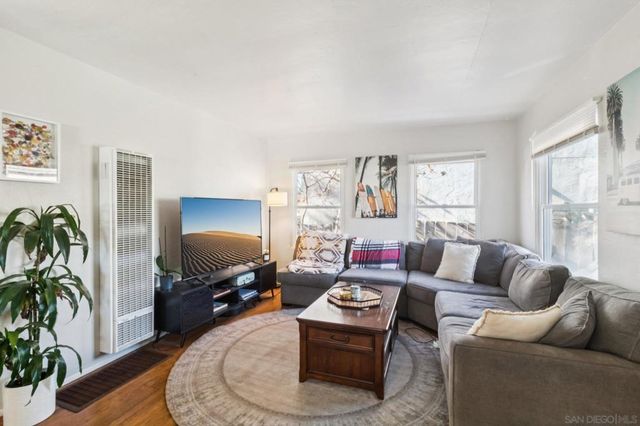 819 21 Tourmaline St, San Diego, CA 92109