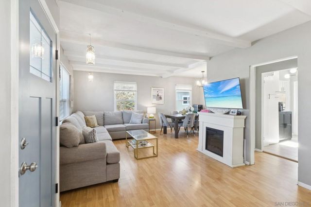 819 21 Tourmaline St, San Diego, CA 92109