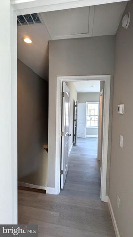 2251 PAPERMILL RD, Winchester, VA 22601