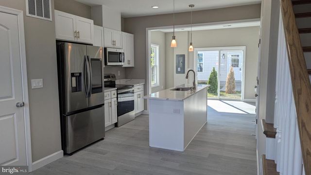 2251 PAPERMILL RD, Winchester, VA 22601